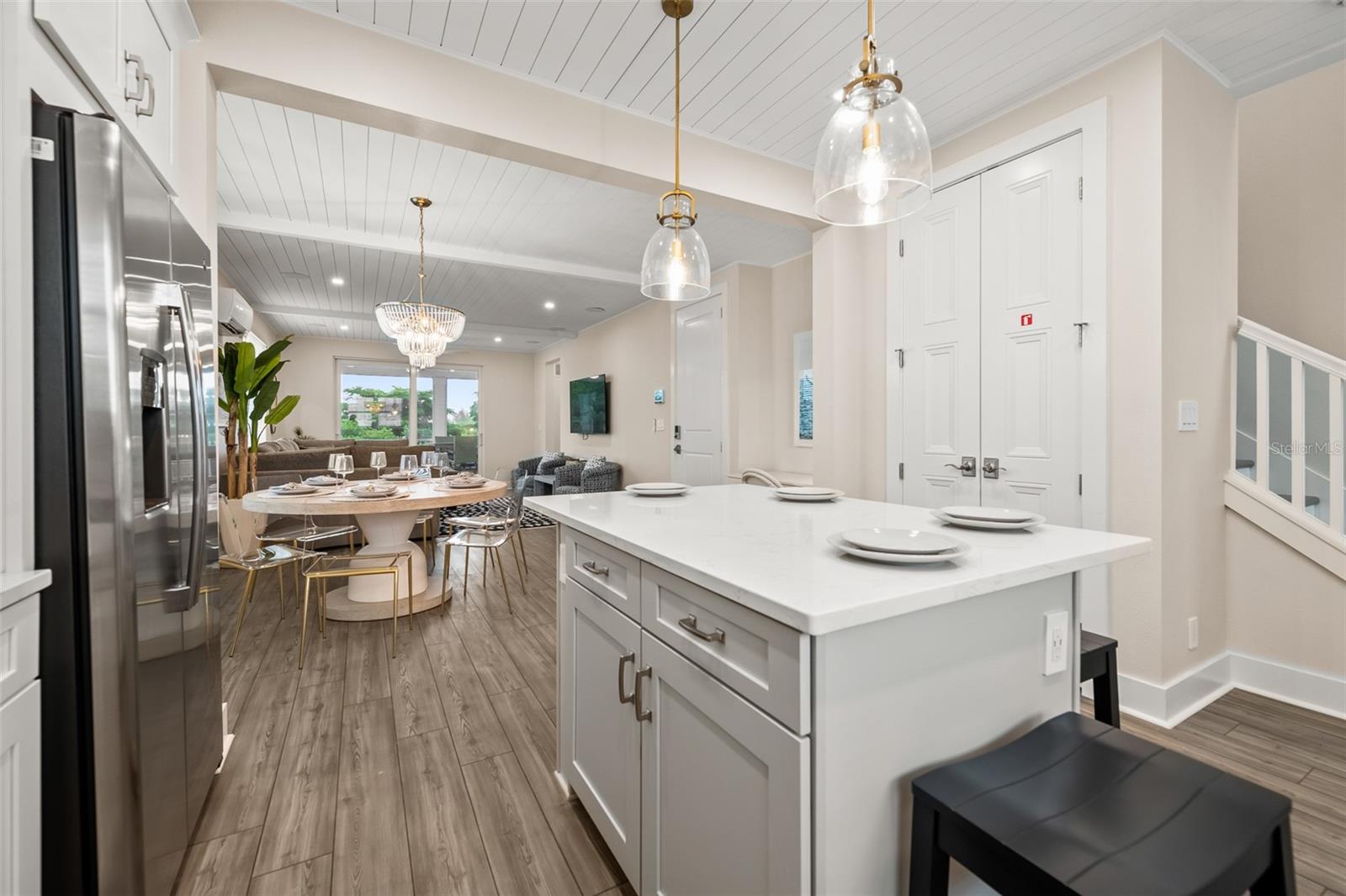 HUNTERS POINT - Residential