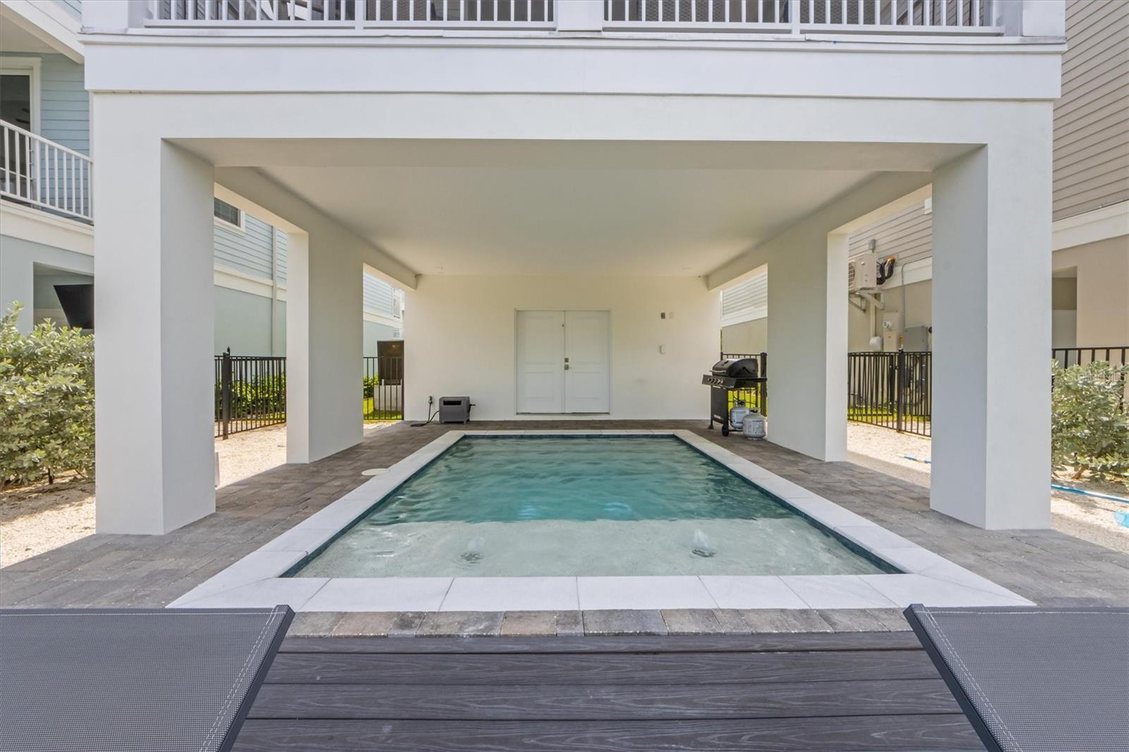 HUNTERS POINT - Residential