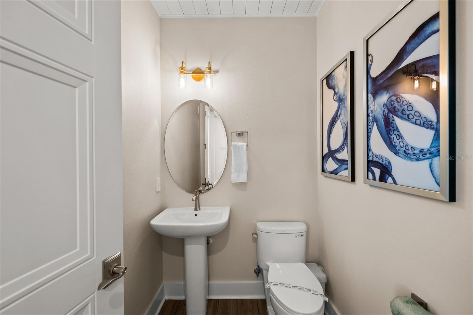 HUNTERS POINT - Residential