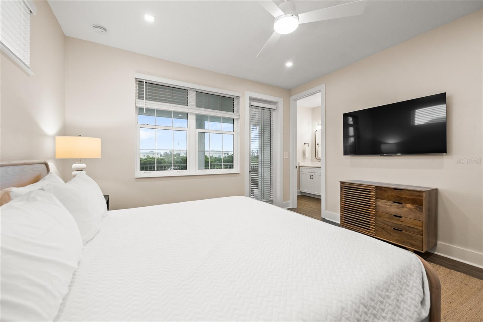 HUNTERS POINT - Residential