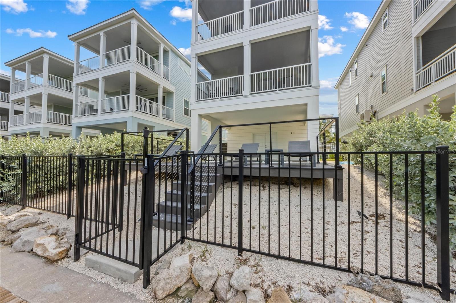 HUNTERS POINT - Residential