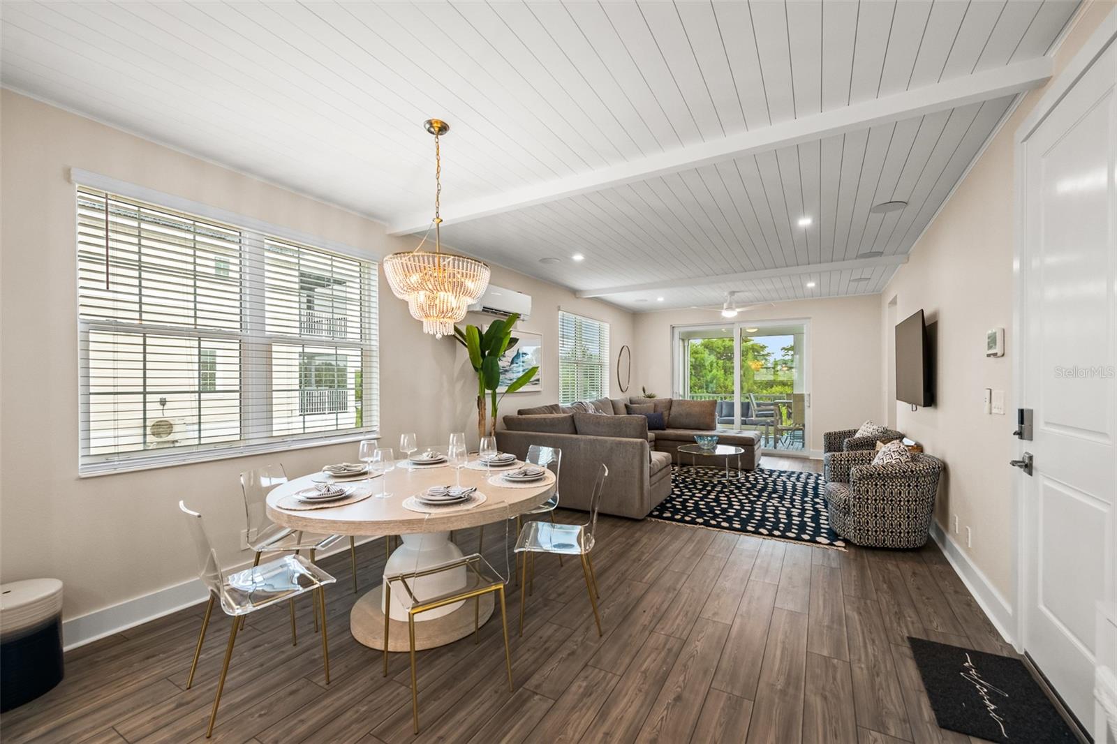 HUNTERS POINT - Residential