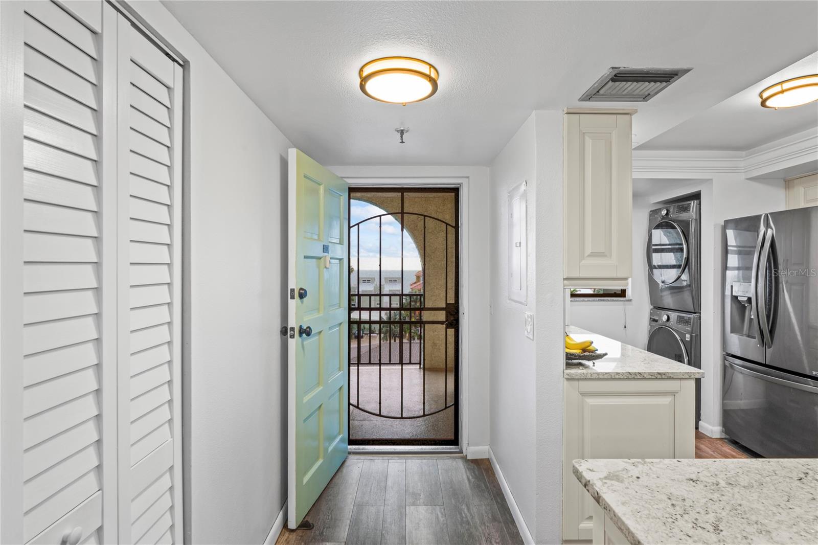 19531 GULF BOULEVARD 611