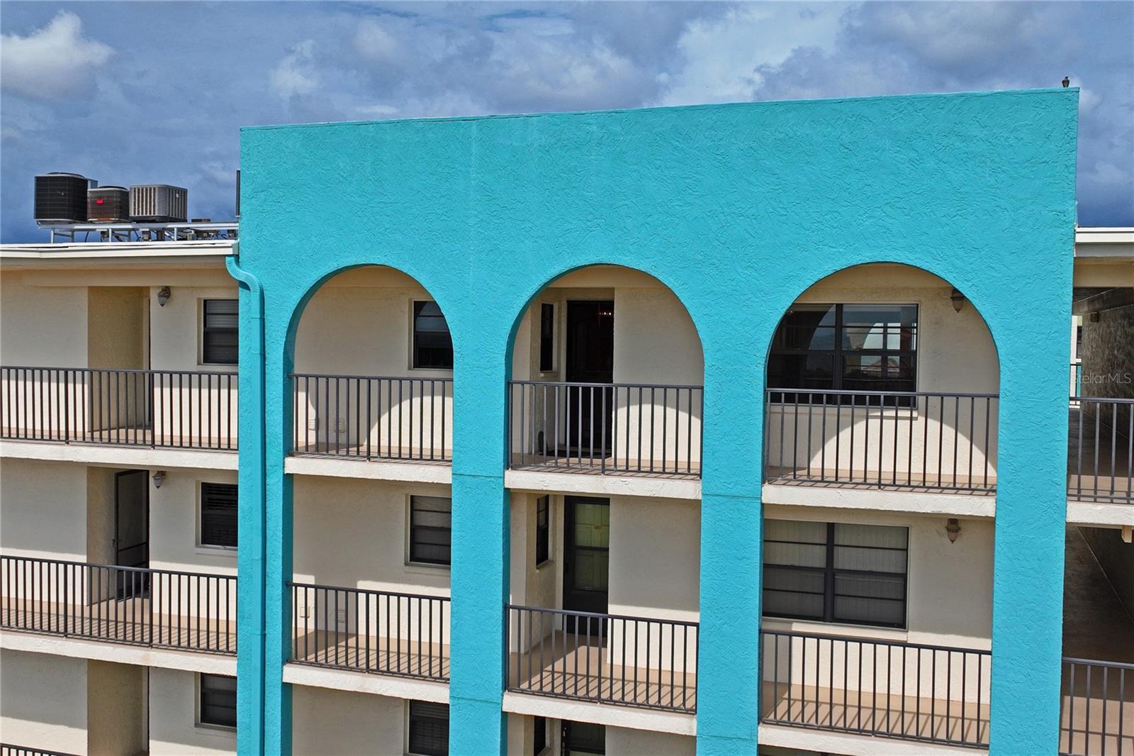 19531 GULF BOULEVARD 611