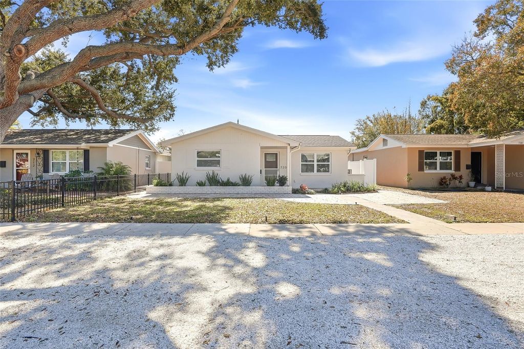 Photo of 720 43rd Avenue N, St Petersburg, FL 33703 (MLS # TB8475061)