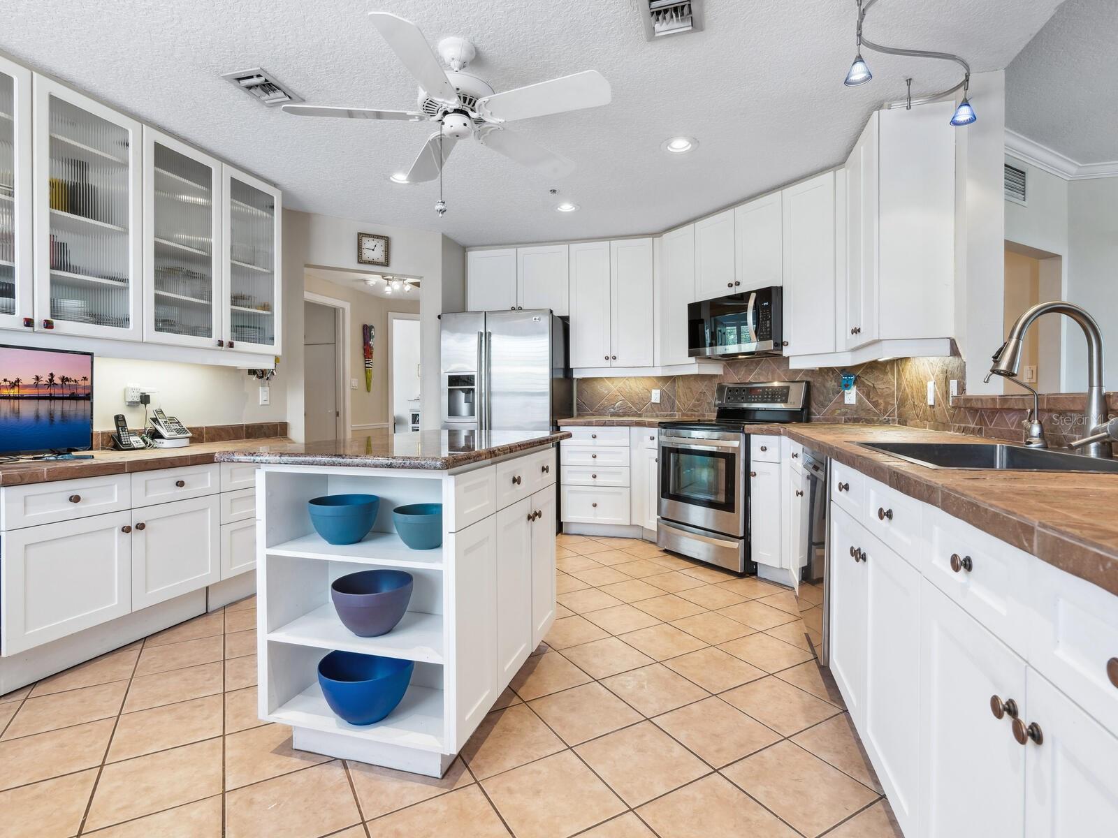 EAGLES POINT AT THE LANDINGS 1 - Residential