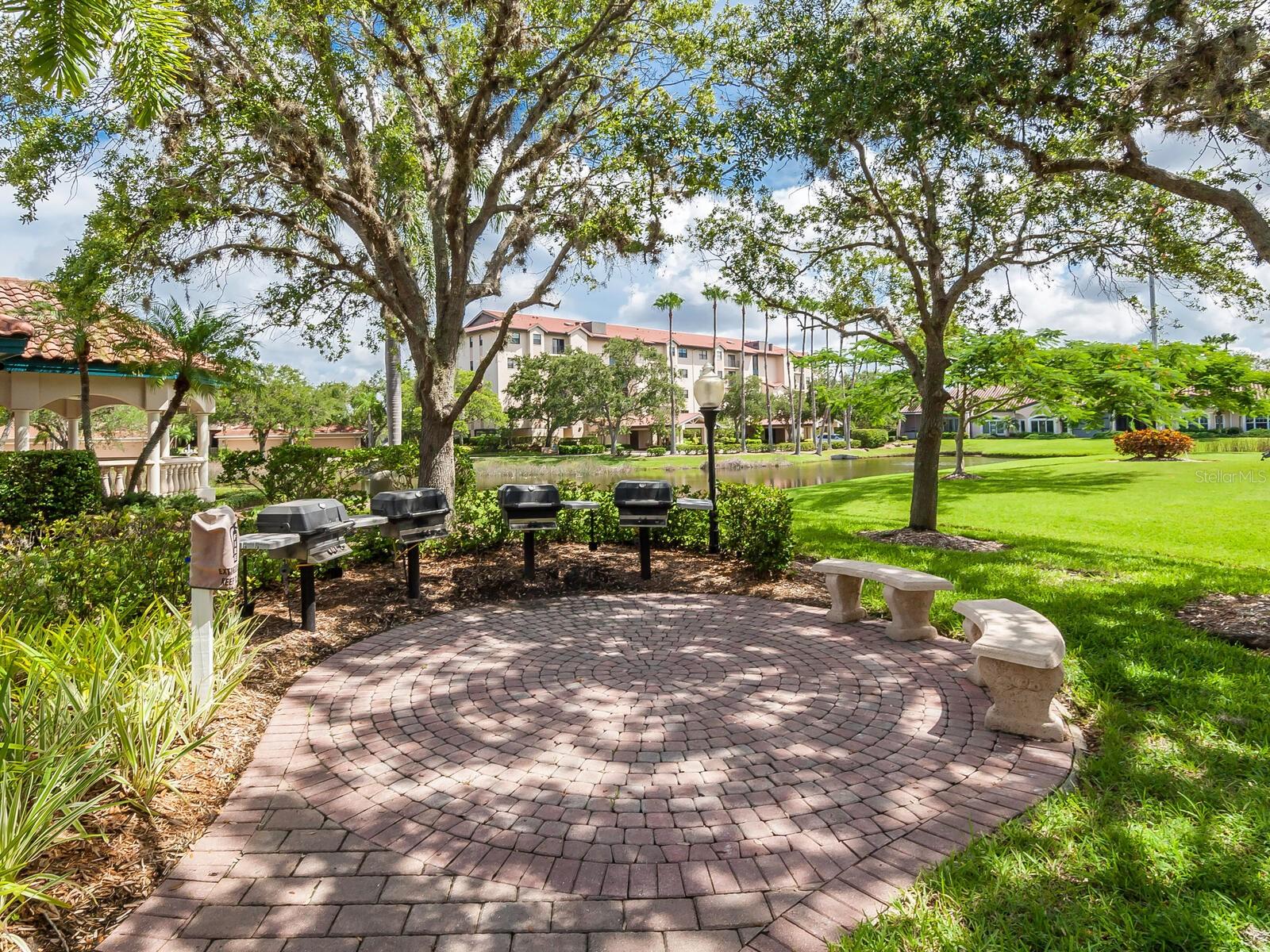 EAGLES POINT AT THE LANDINGS 1 - Residential