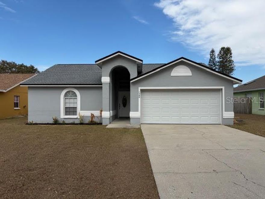 Great opportunity for your NEW starter HOME in a PRIME LOCATION! This single-family residence is the perfect opportunity for a new family seeking comfort, or for an investment. Located in a prime location and a neighborhood. Situated just minutes from shopping, schools, and entertainment. This MOVE IN READY home features 3 spacious bedrooms and 2 bathrooms, this fantastic floor plan makes this cozy home feel like it is much larger. Enjoy a nice fire during the winter months in the wood burning fireplace. An oversized, fenced, back yard for entertainment. Recent exterior and interior paint, and vinyl flooring throughout the house for ease of maintenance. 
Come see it before is to late !!!