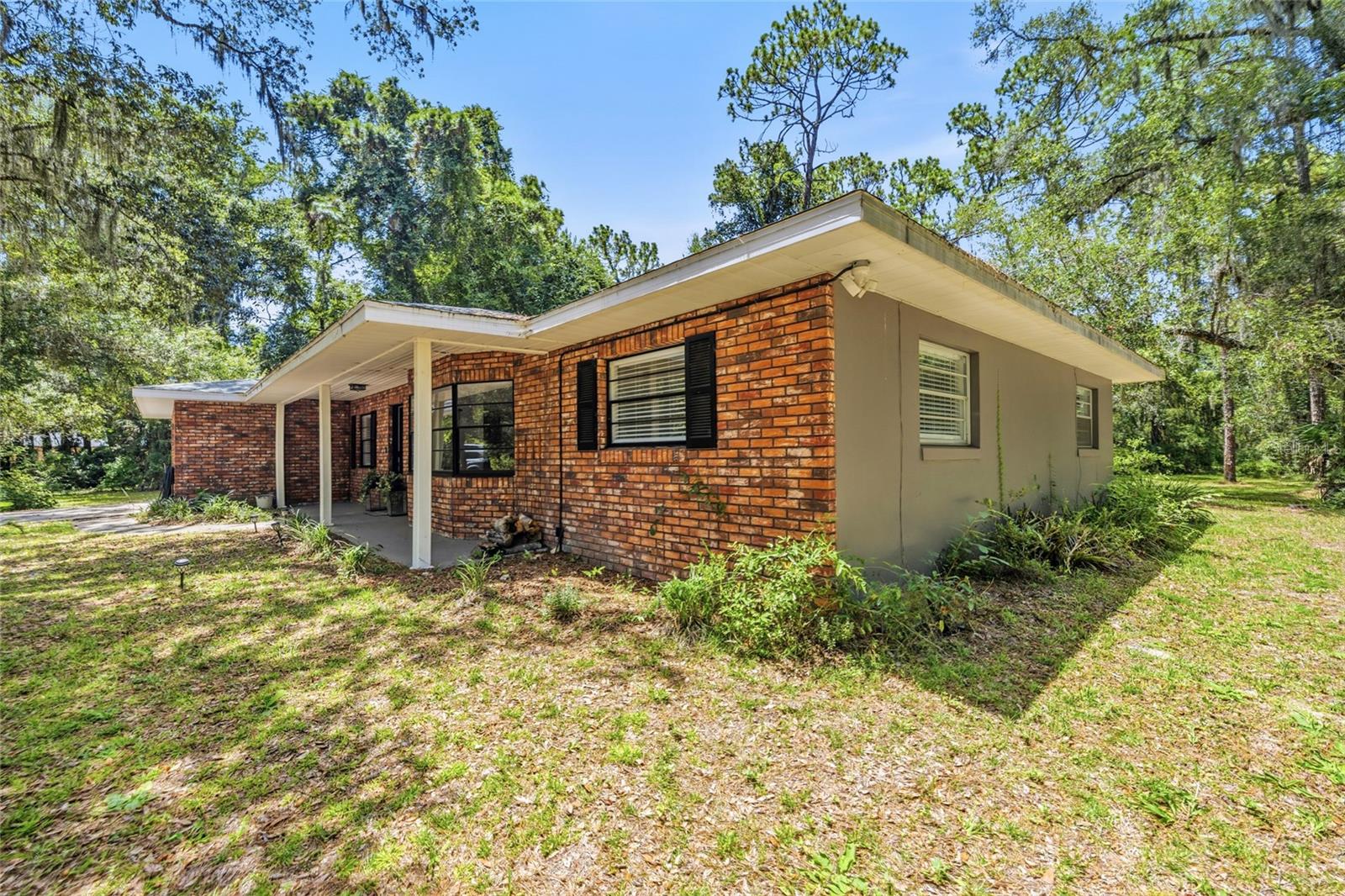 9661 W DEEPWOODS DRIVE