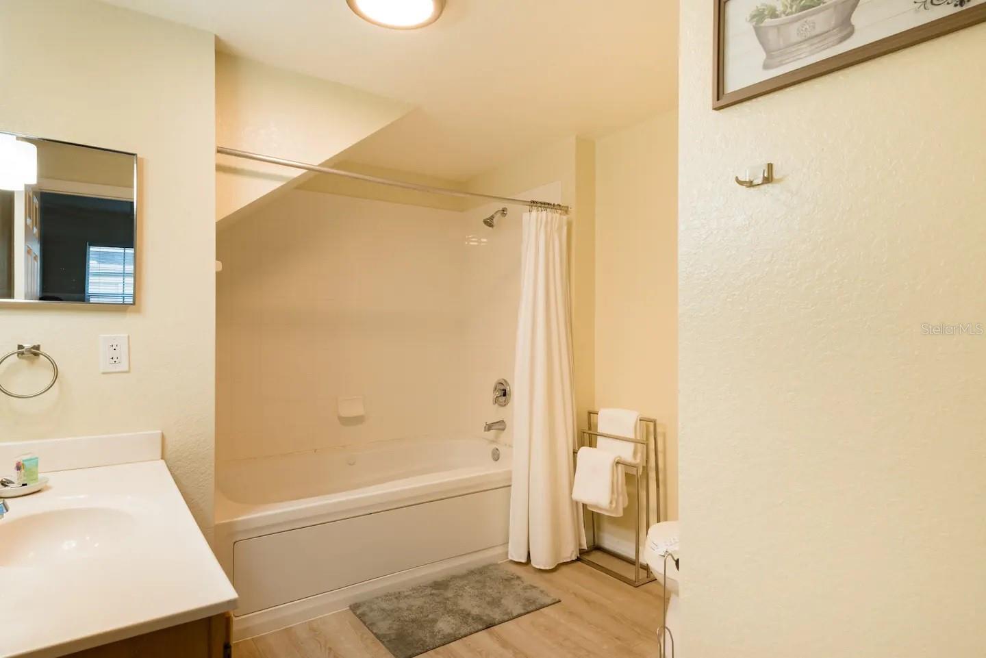 VENETIAN BAY VILLAGE CONDO PH 1 - Residential