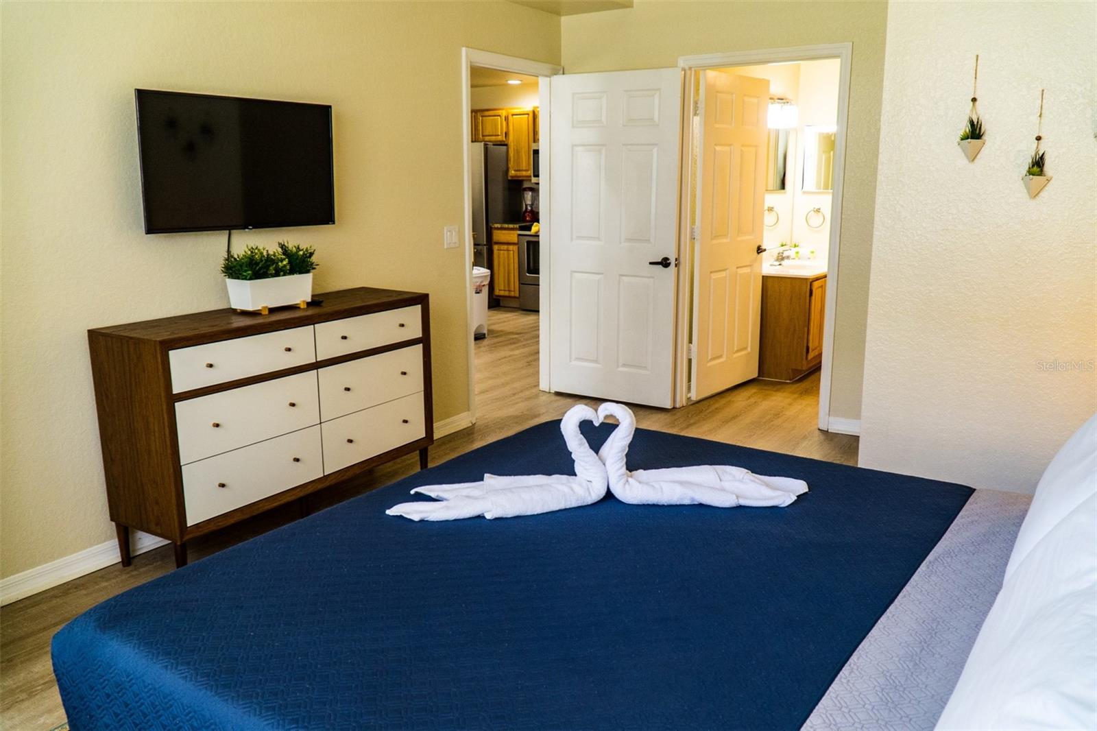 VENETIAN BAY VILLAGE CONDO PH 1 - Residential