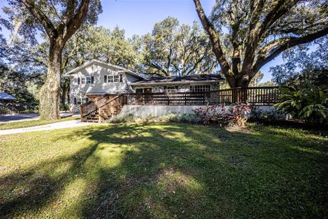 Tiny photo for 900 Cleveland Avenue, Wildwood, FL 34785 (MLS # G5092187)
