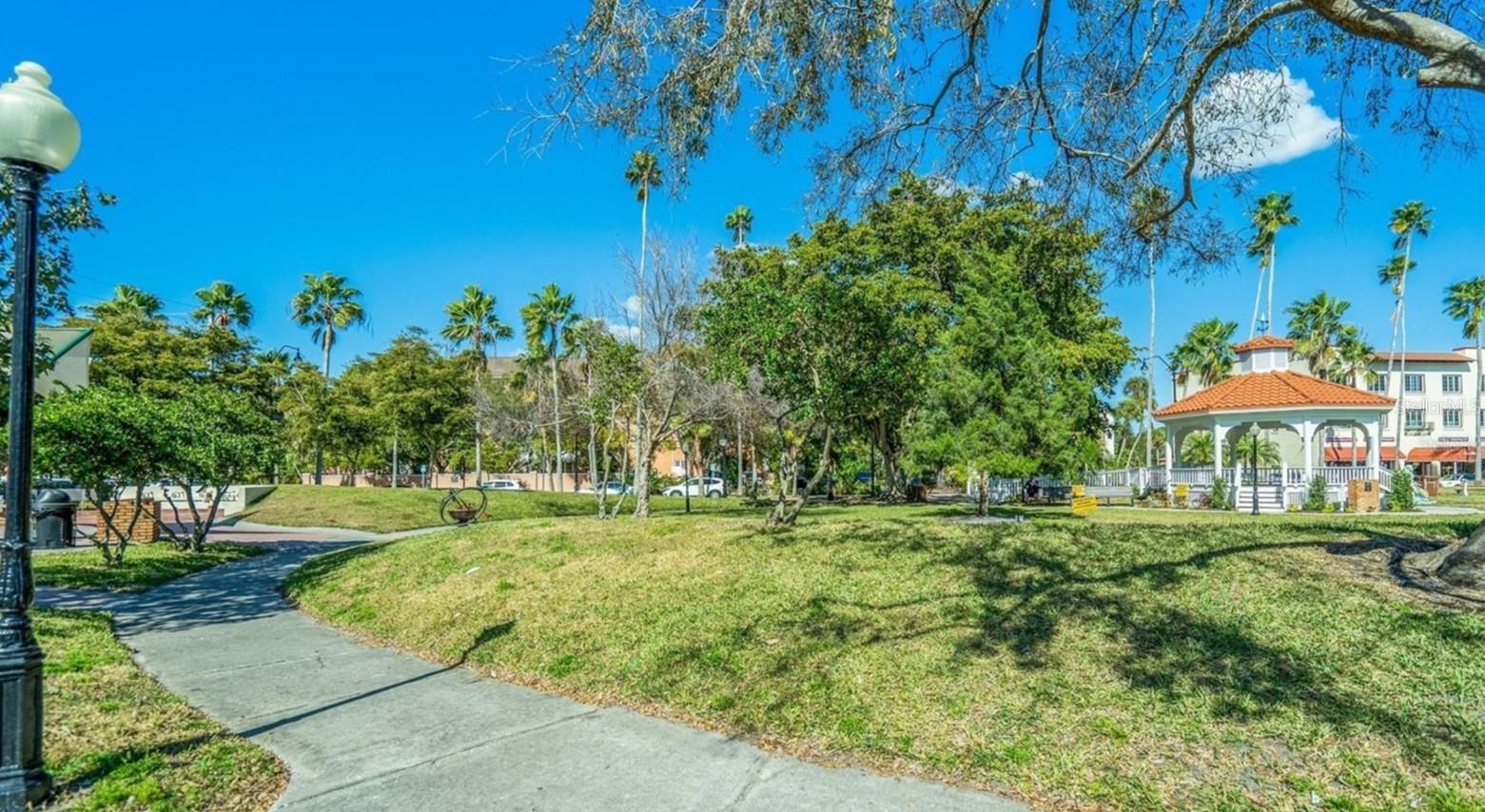 FARMINGTON VISTAS - Residential