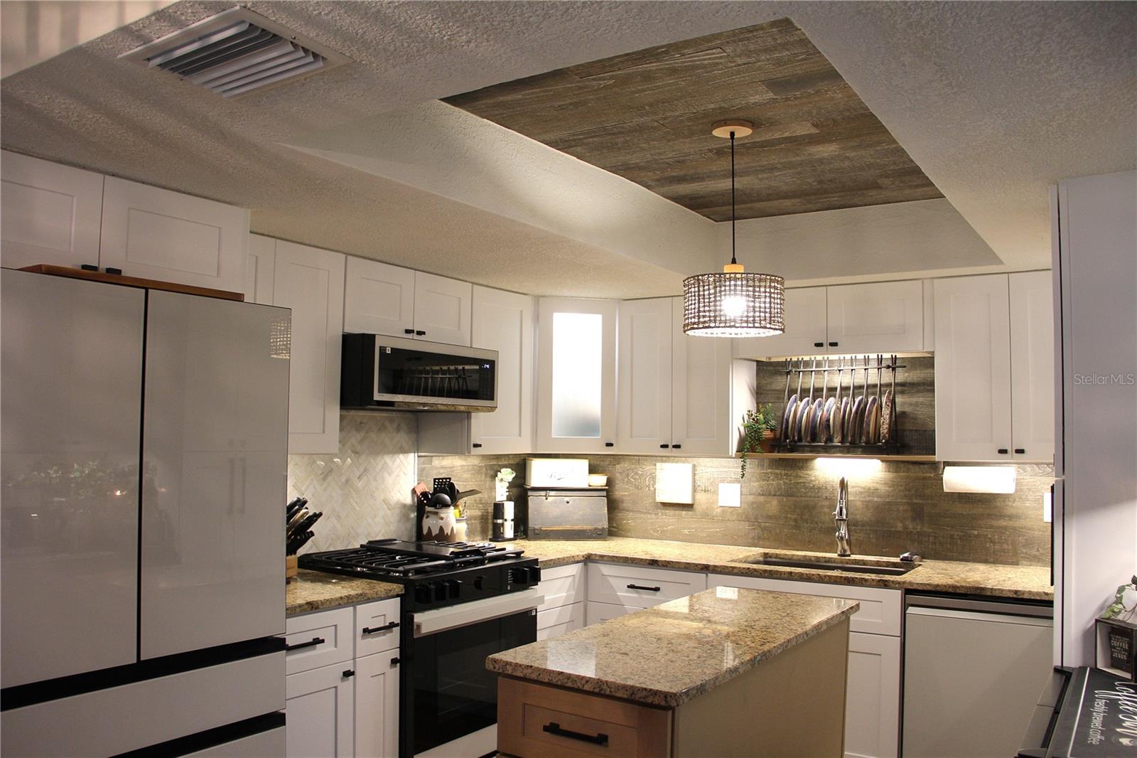 WOODS 2ND ADD - Residential