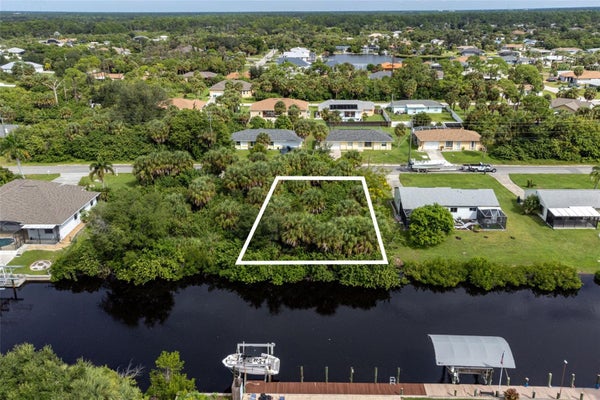 18045 OHARA DR, PORT CHARLOTTE, FL 33948 - Image 79f4e995c36fc73781d692f2a6e4e90a/1038863097