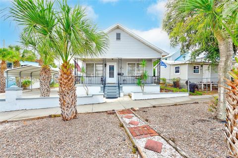 Photo of 632 Cross Street, Tarpon Springs, FL 34689 (MLS # TB8438161)