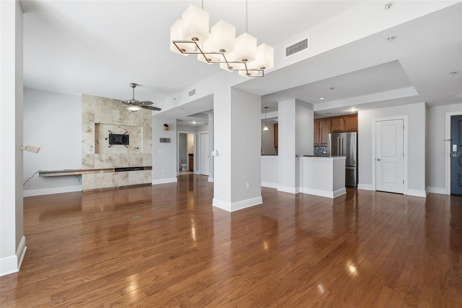 1227 E MADISON STREET 902