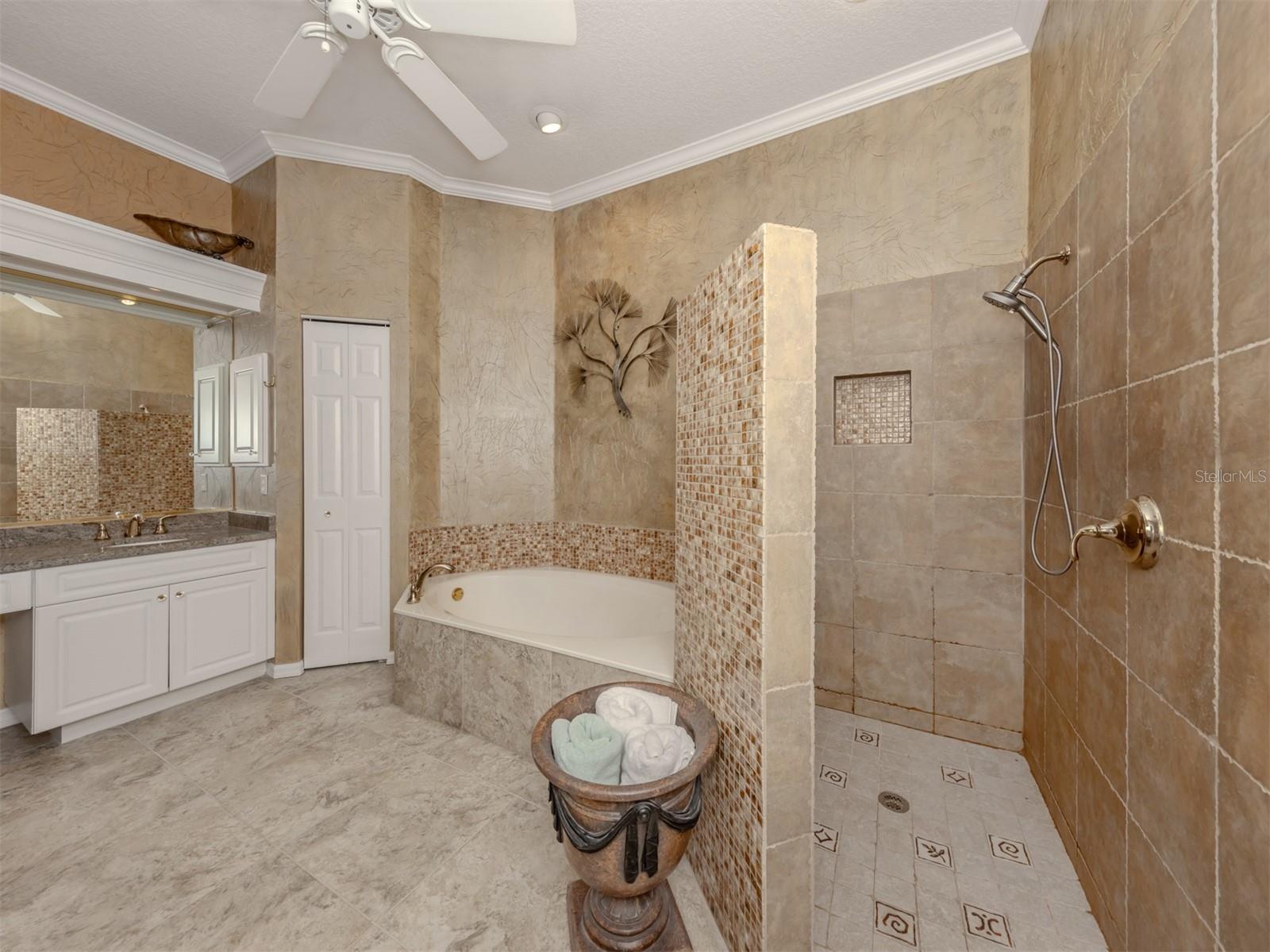 VENICE GOLF & COUNTRY CLUB - Residential