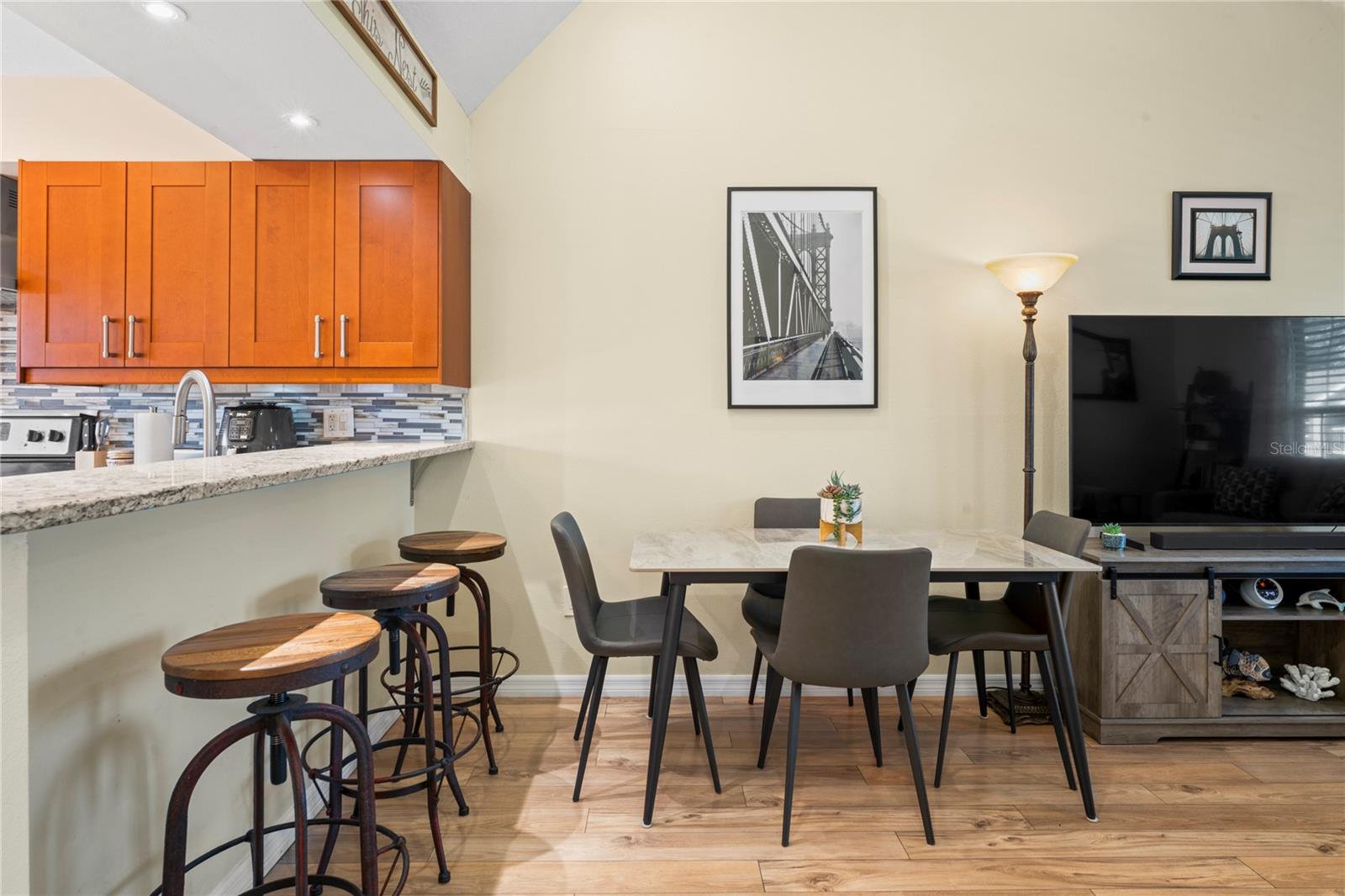 SUNNYBROOK CONDO 07 - Residential