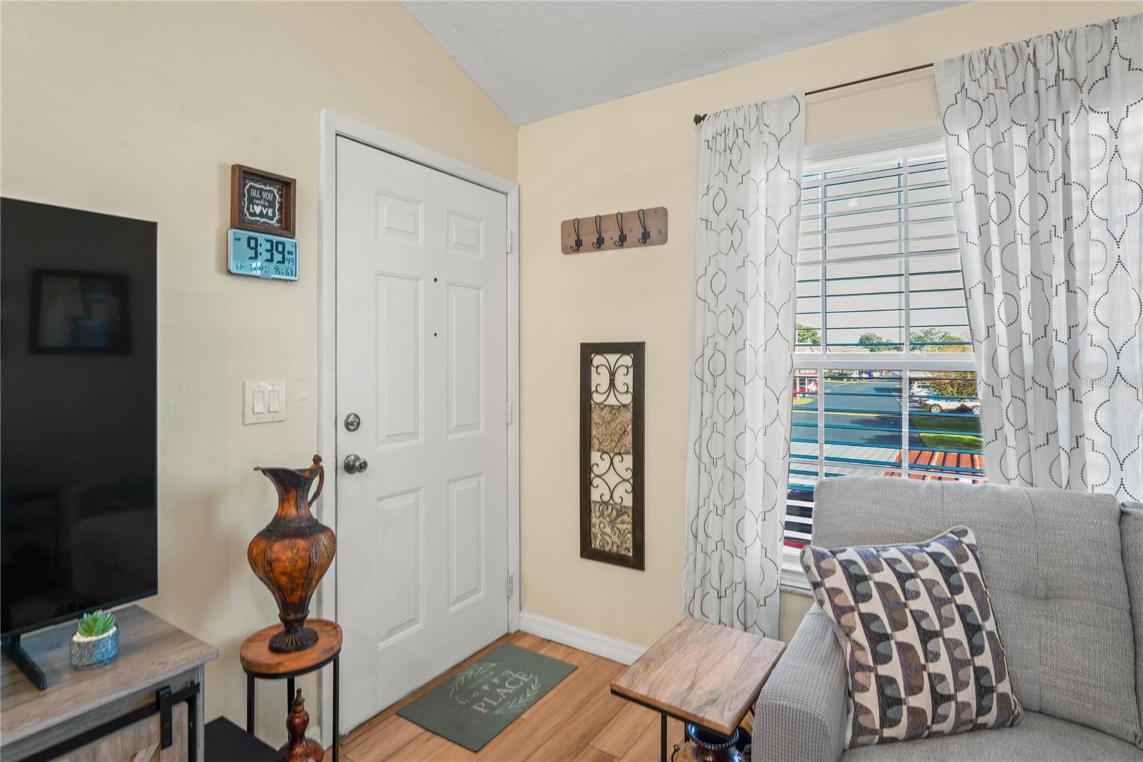 SUNNYBROOK CONDO 07 - Residential