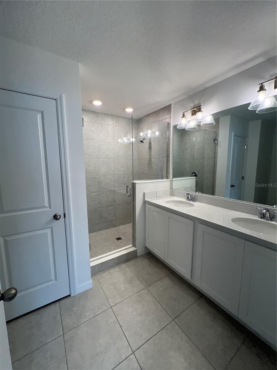 FESTIVAL PH 5 - Residential Lease