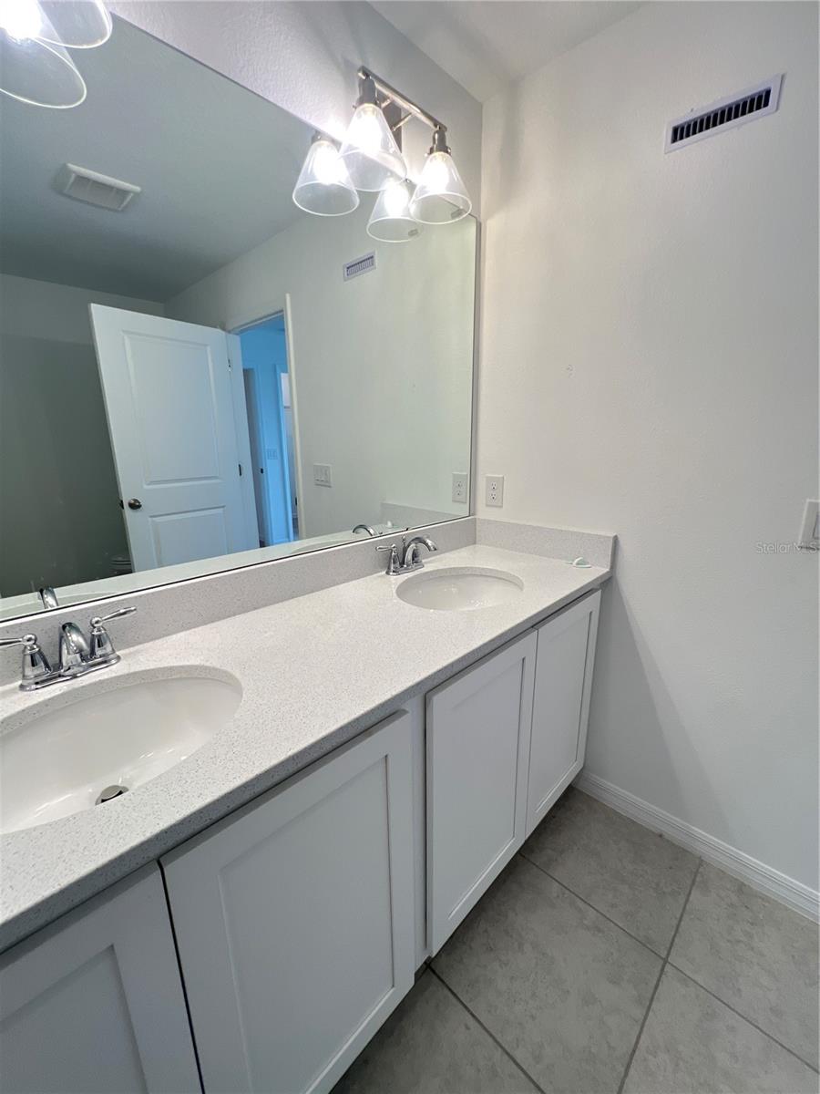 FESTIVAL PH 5 - Residential Lease