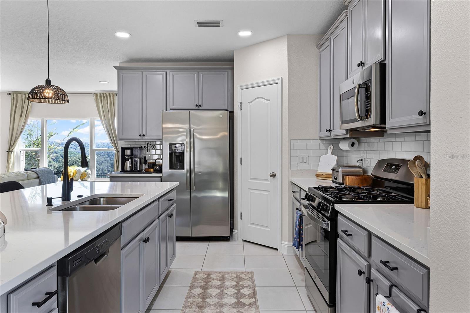 ARDMORE RESERVE PH LLI - Residential