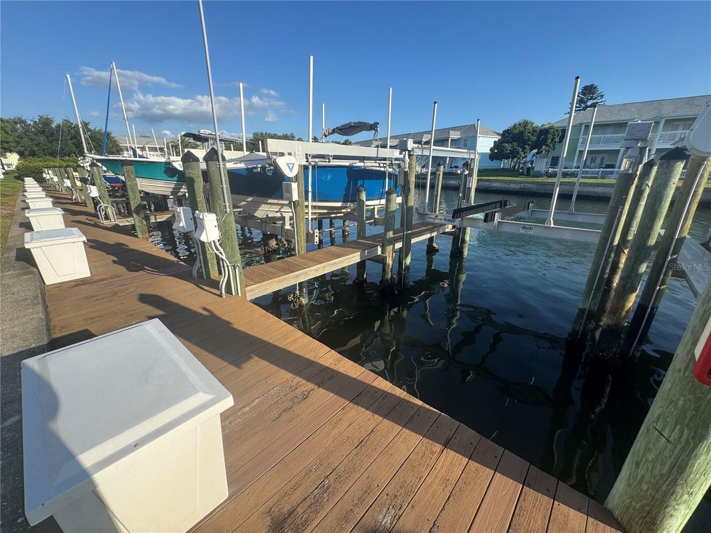 Photo of 33 SE Starfish Drive SE #33SS, St Petersburg, FL 33705 (MLS # TB8507809)