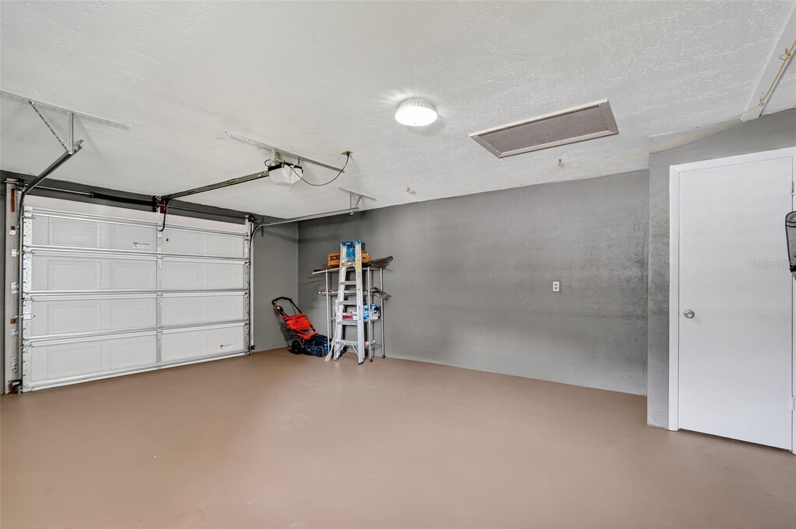 BEVERLY HILLS UNIT 07 - Residential