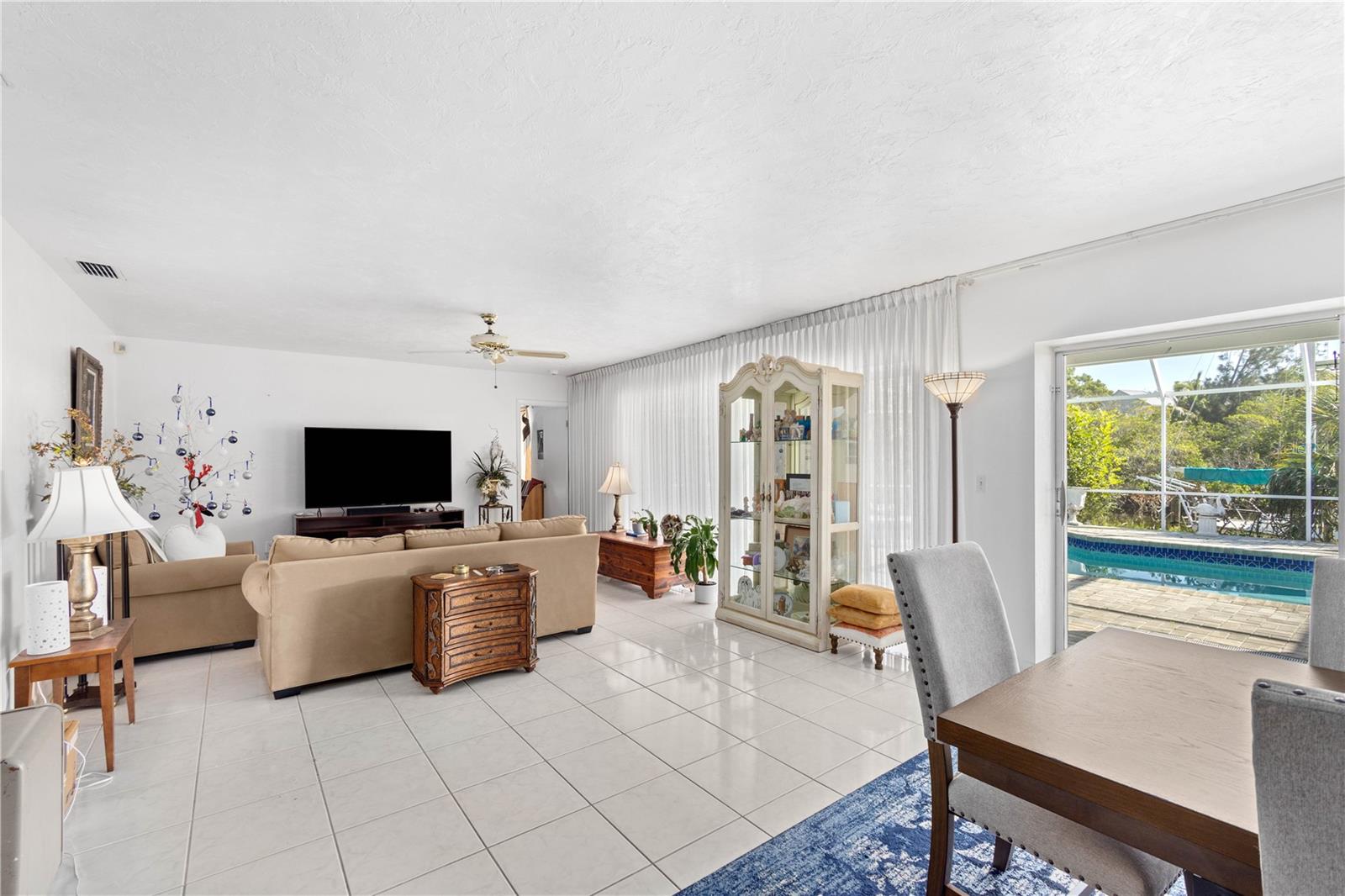 PRINCES GATE - Residential