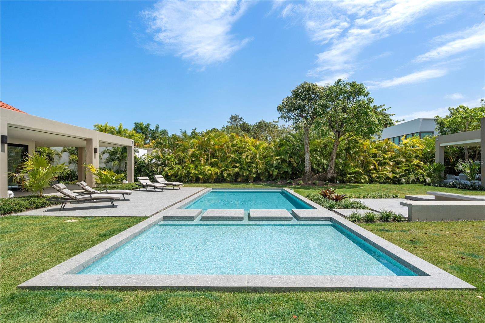 DORADO BEACH EAST - Residential