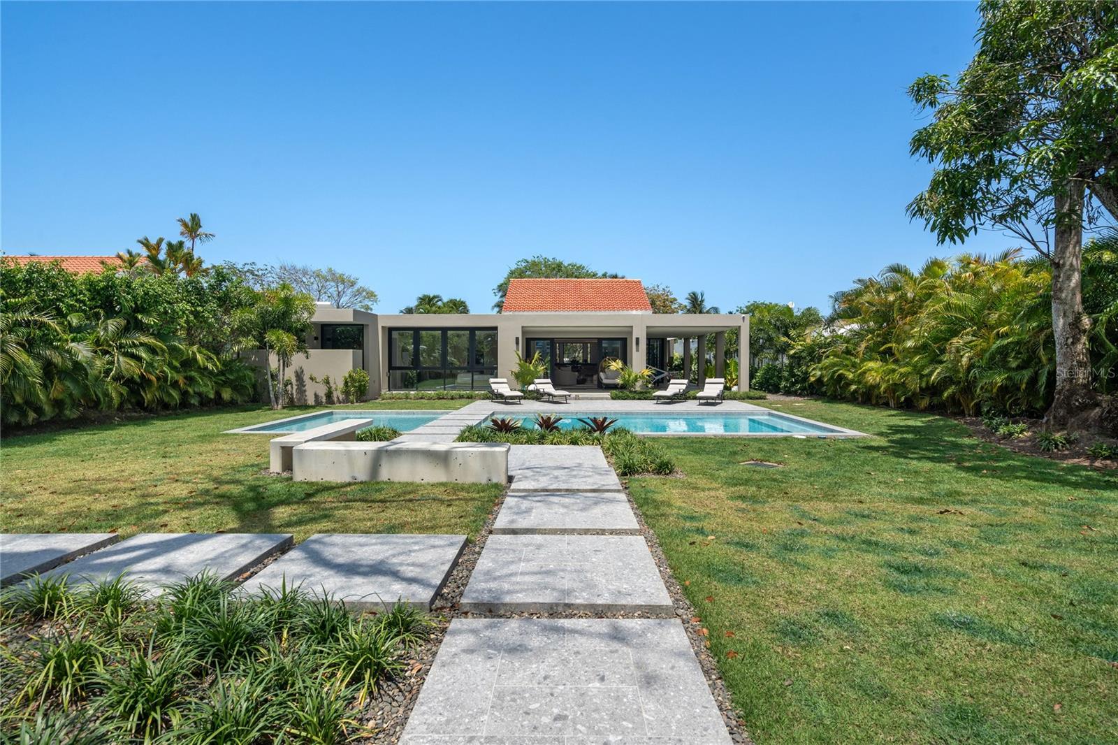 DORADO BEACH EAST - Residential