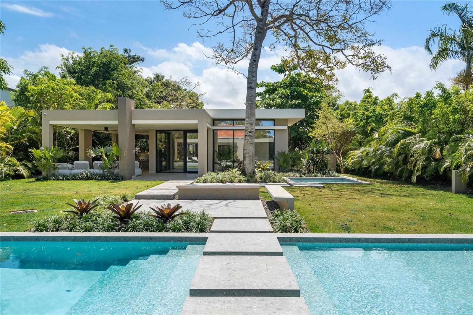 DORADO BEACH EAST - Residential