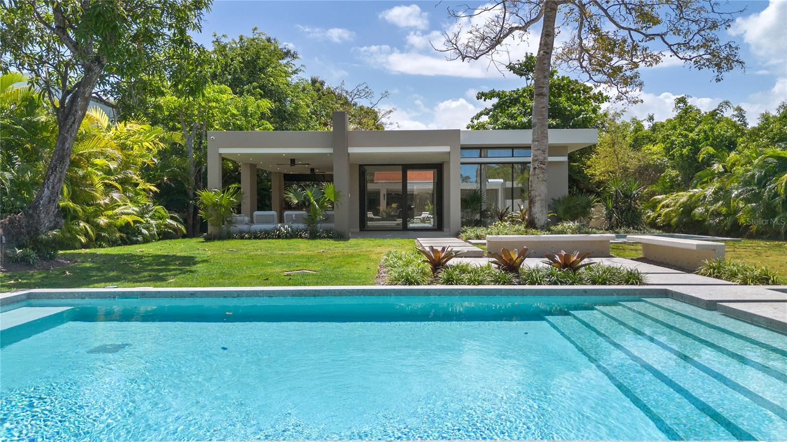 DORADO BEACH EAST - Residential