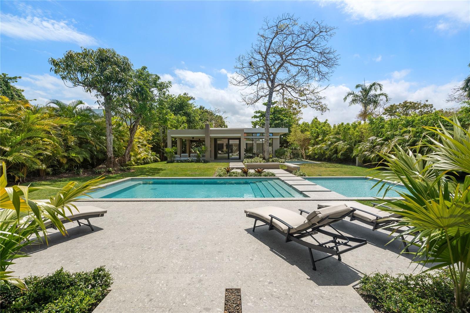 DORADO BEACH EAST - Residential