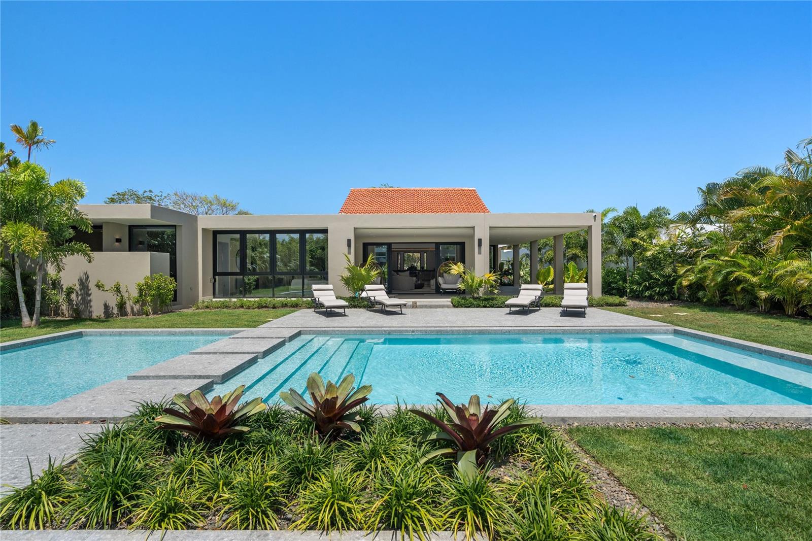 DORADO BEACH EAST - Residential