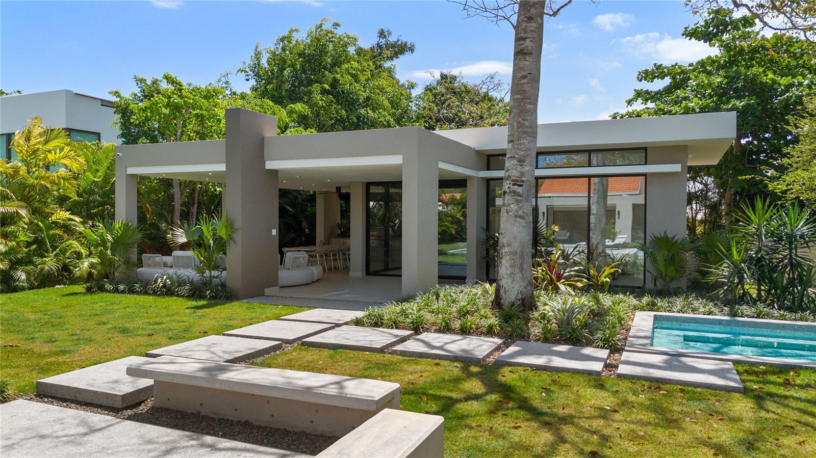 DORADO BEACH EAST - Residential