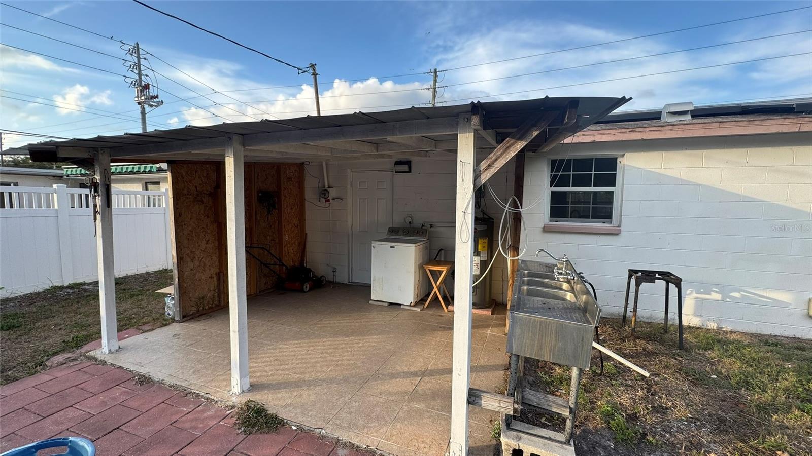 FAIRLAWN PARK MANOR - Residential Lease