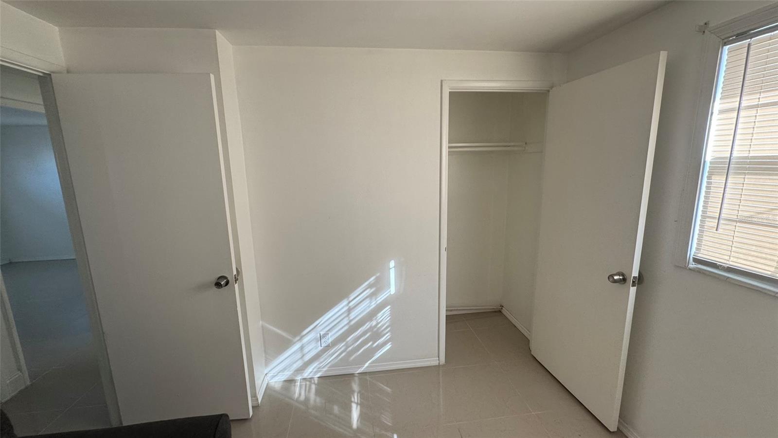 FAIRLAWN PARK MANOR - Residential Lease