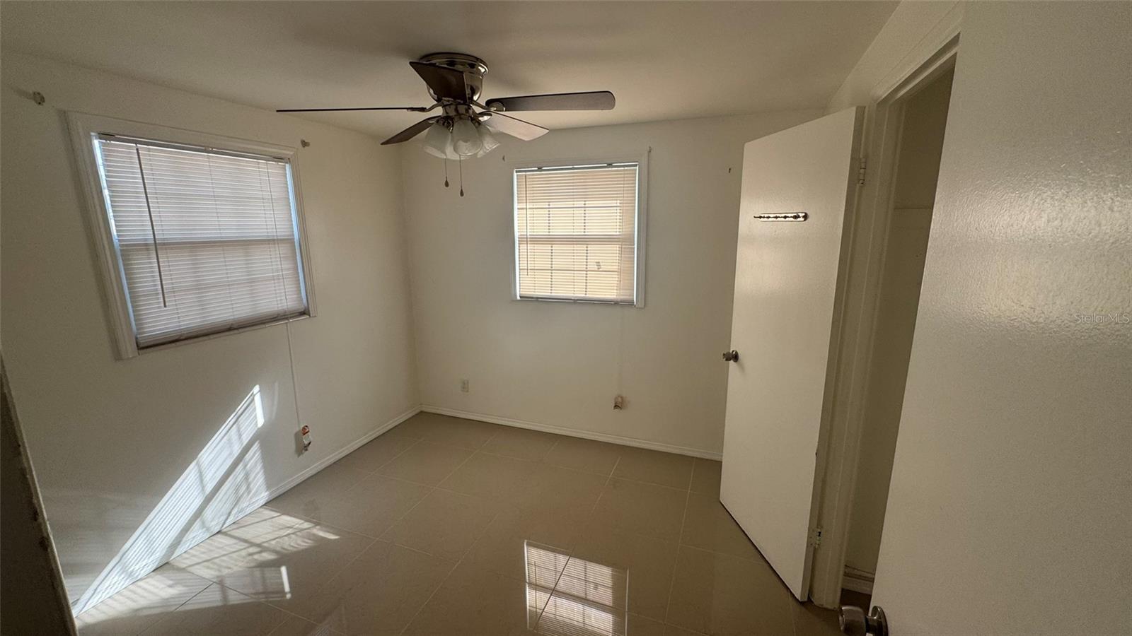 FAIRLAWN PARK MANOR - Residential Lease