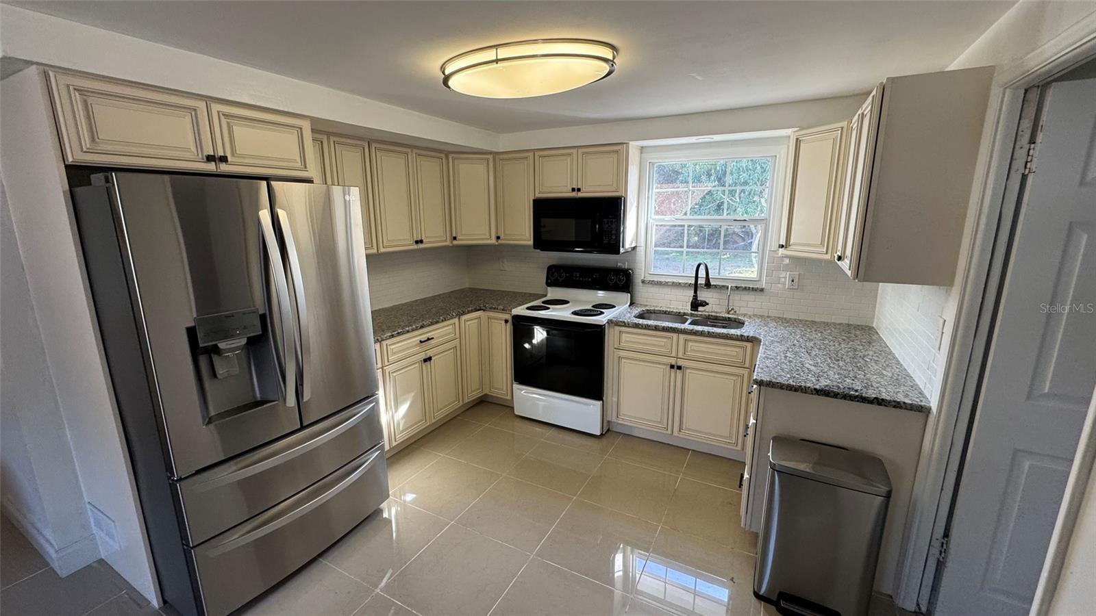 FAIRLAWN PARK MANOR - Residential Lease