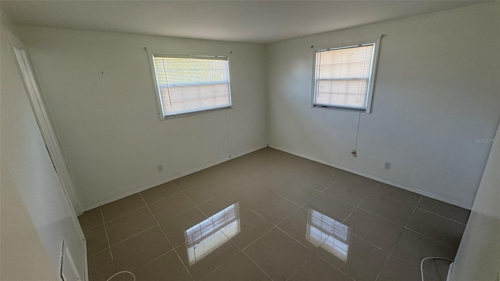 FAIRLAWN PARK MANOR - Residential Lease