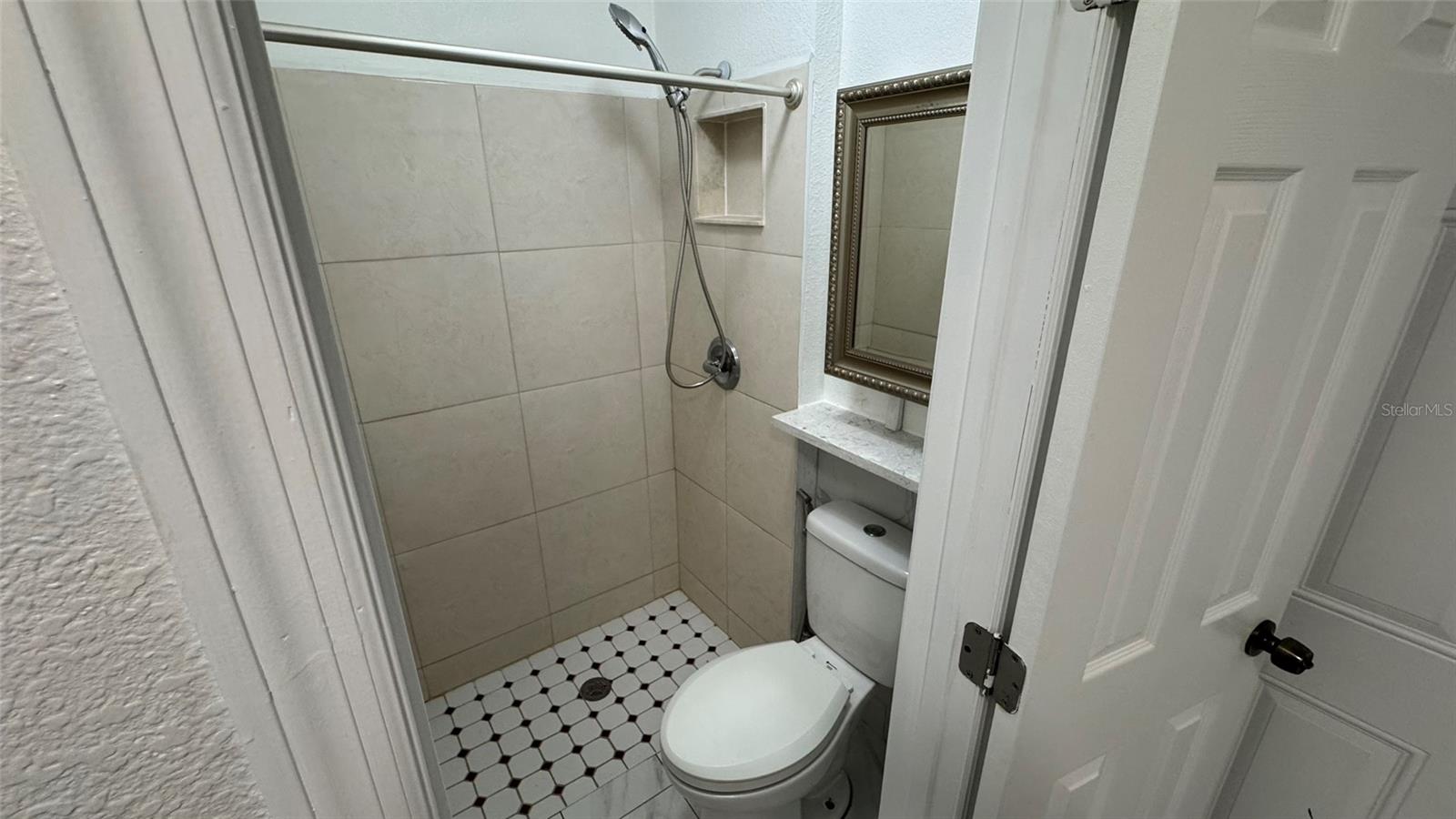 FAIRLAWN PARK MANOR - Residential Lease