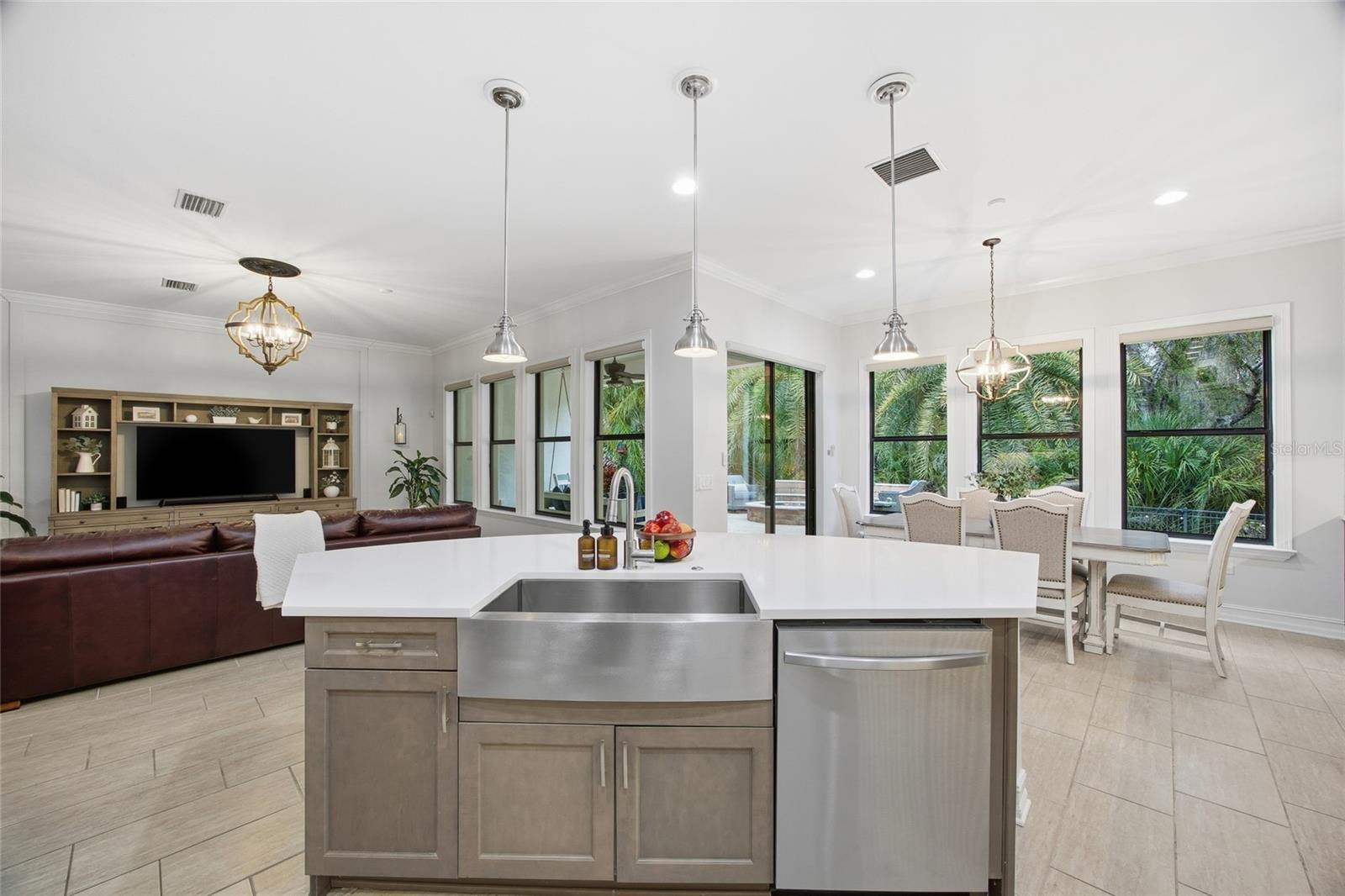 ESTANCIA - Residential