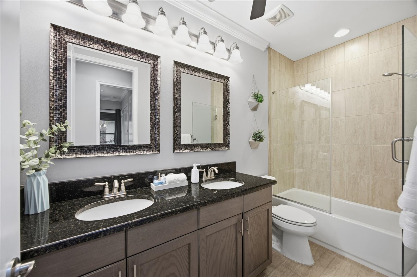 ESTANCIA - Residential