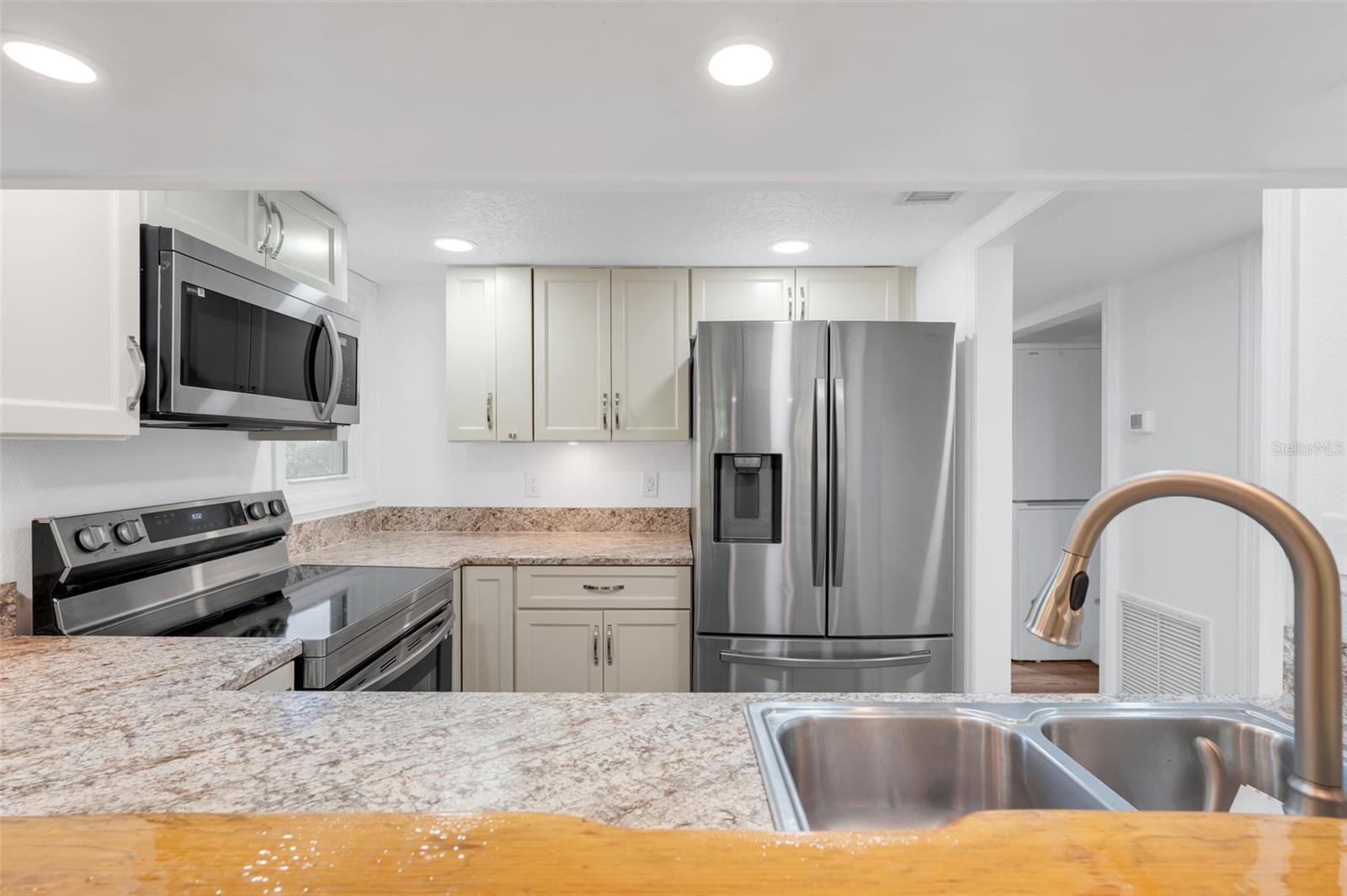 BUNKER HILL INC - Residential