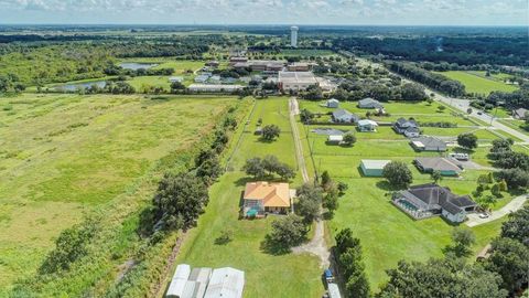 A home in PALMETTO