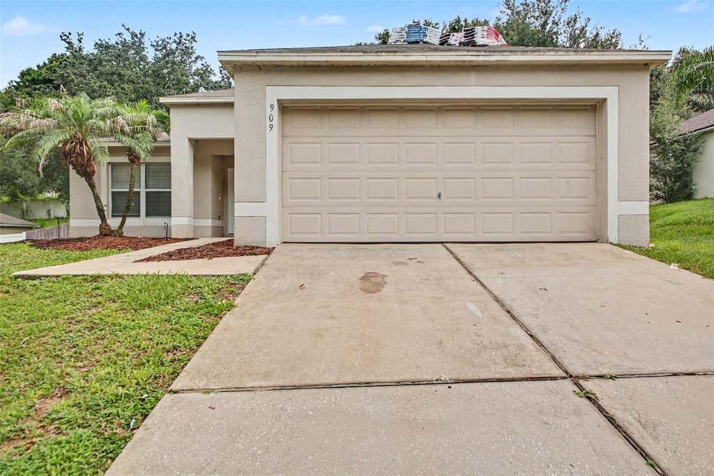 Photo of 909 Bristle Cone Court, Minneola, FL 34715 (MLS # O6425062)