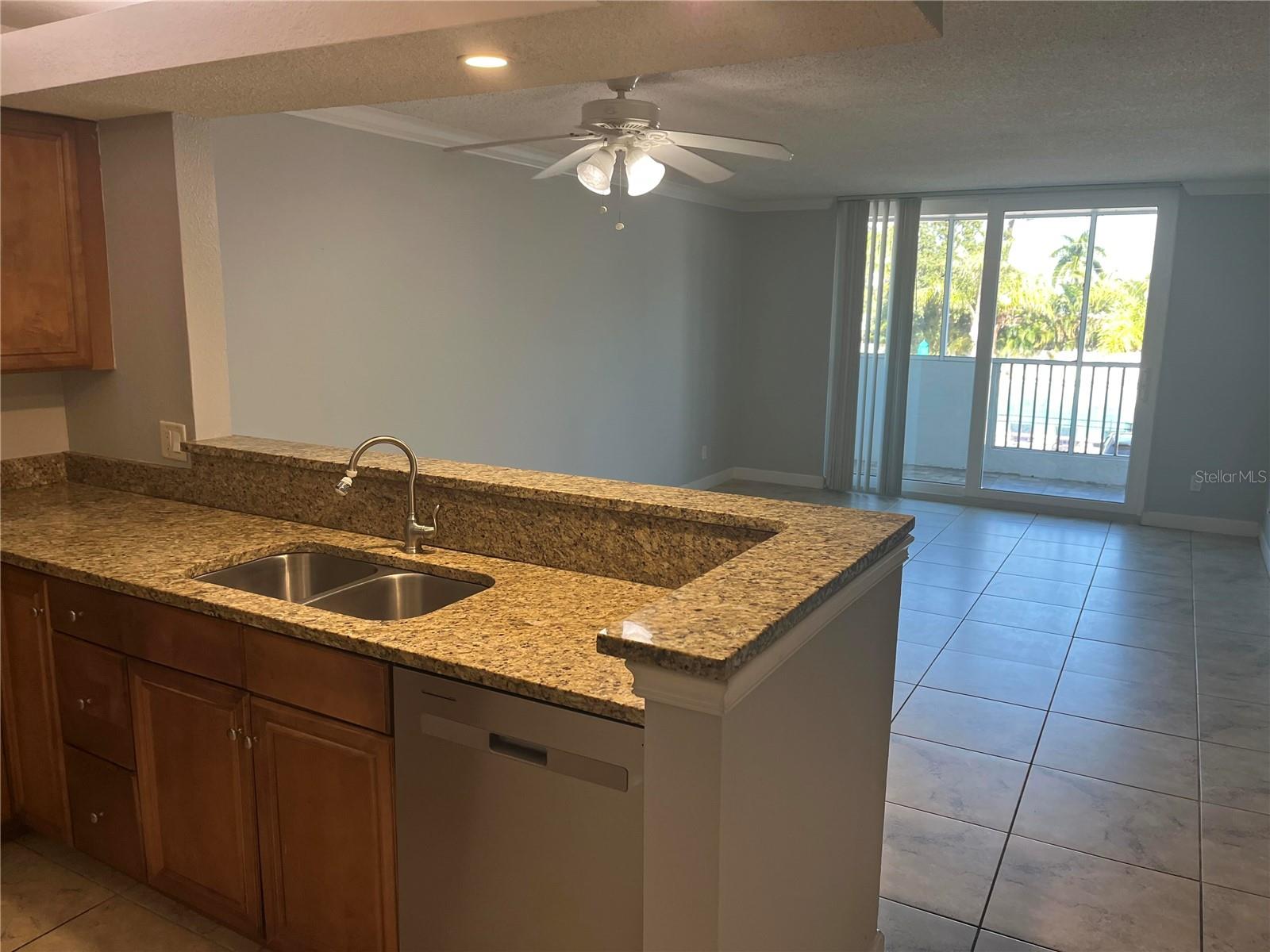 SARASOTA PALMS - Residential Lease