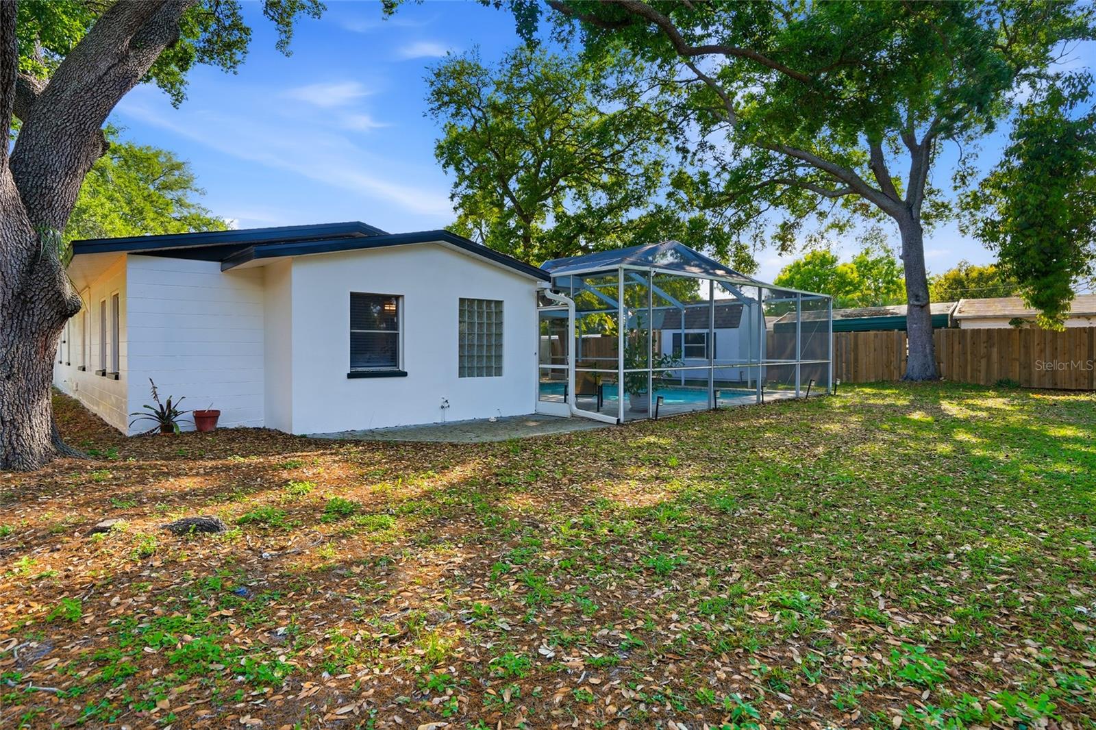 WINSTON PARK - Residential